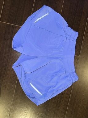 Lululemon Shorts Hotty Hot, Low Rise 4”, sz4
